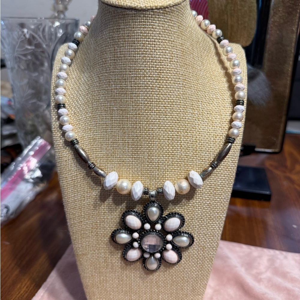 Elegant Freshwater Pearl and Beads Silver Necklace